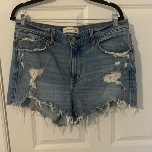 abercrombie high rise mom shorts size 32/14